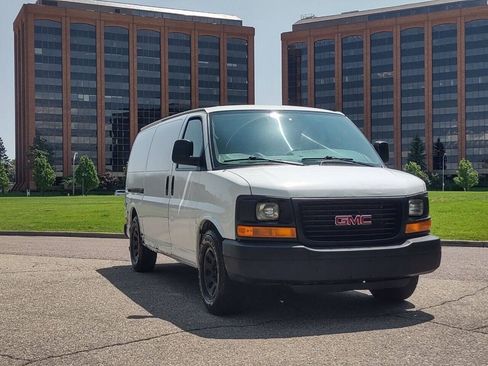 Used 2012 GMC Savana 1500 AWD image 1