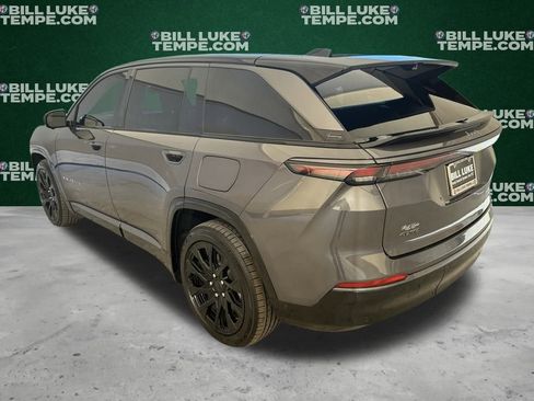 Used 2025 Jeep Wagoneer S Launch Edition image 8