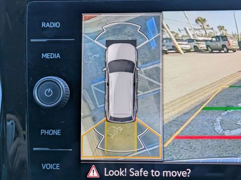 Used 2022 Volkswagen Atlas SEL Premium image 33