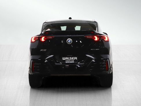Used 2025 BMW X2 xDrive28i AWD/4WD image 5