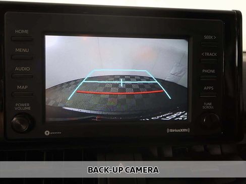 Used 2020 Toyota RAV4 LE FWD image 4