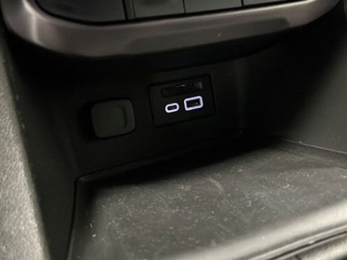 Used 2022 GMC Acadia AT4 w/ Technology Package AWD/4WD image 34