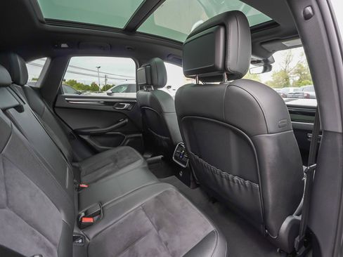 Used 2021 Porsche Macan S AWD/4WD image 42