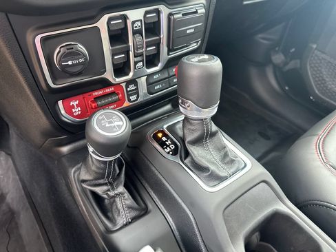Used 2026 Jeep Wrangler Unlimited Rubicon AWD/4WD image 55