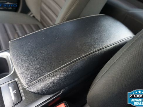 Used 2017 Ford Fusion SE FWD image 34