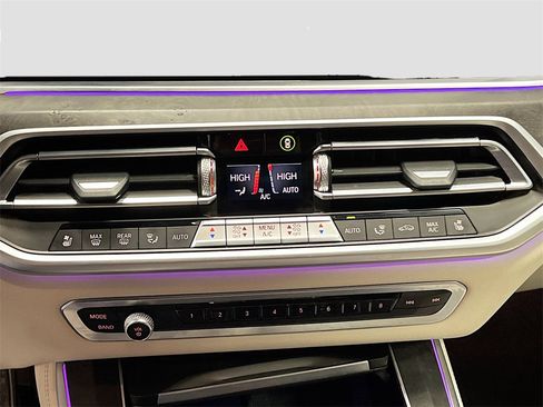 Used 2022 BMW X5 xDrive40i w/ M Sport Package image 16