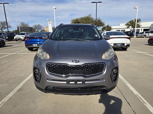 Used 2018 Kia Sportage EX w/ EX Premium Package image 2