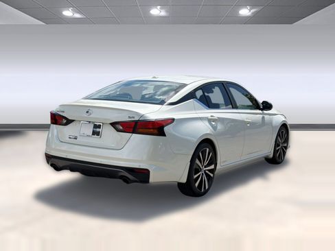 Used 2020 Nissan Altima 2.5 SR w/ Premium Package FWD image 9