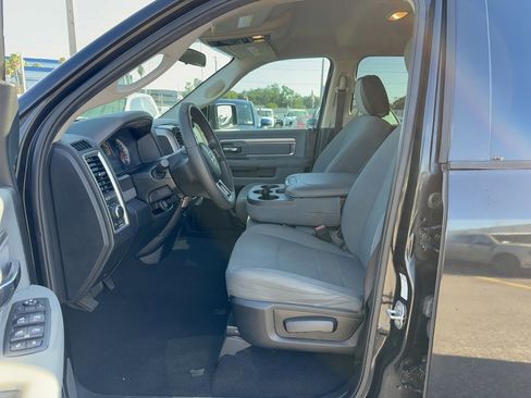 Used 2017 RAM 1500 Classic SLT image 12