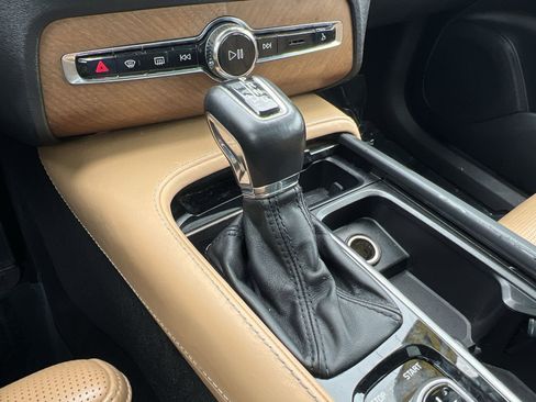 Used 2017 Volvo XC90 T6 Inscription w/ Vision Package image 19