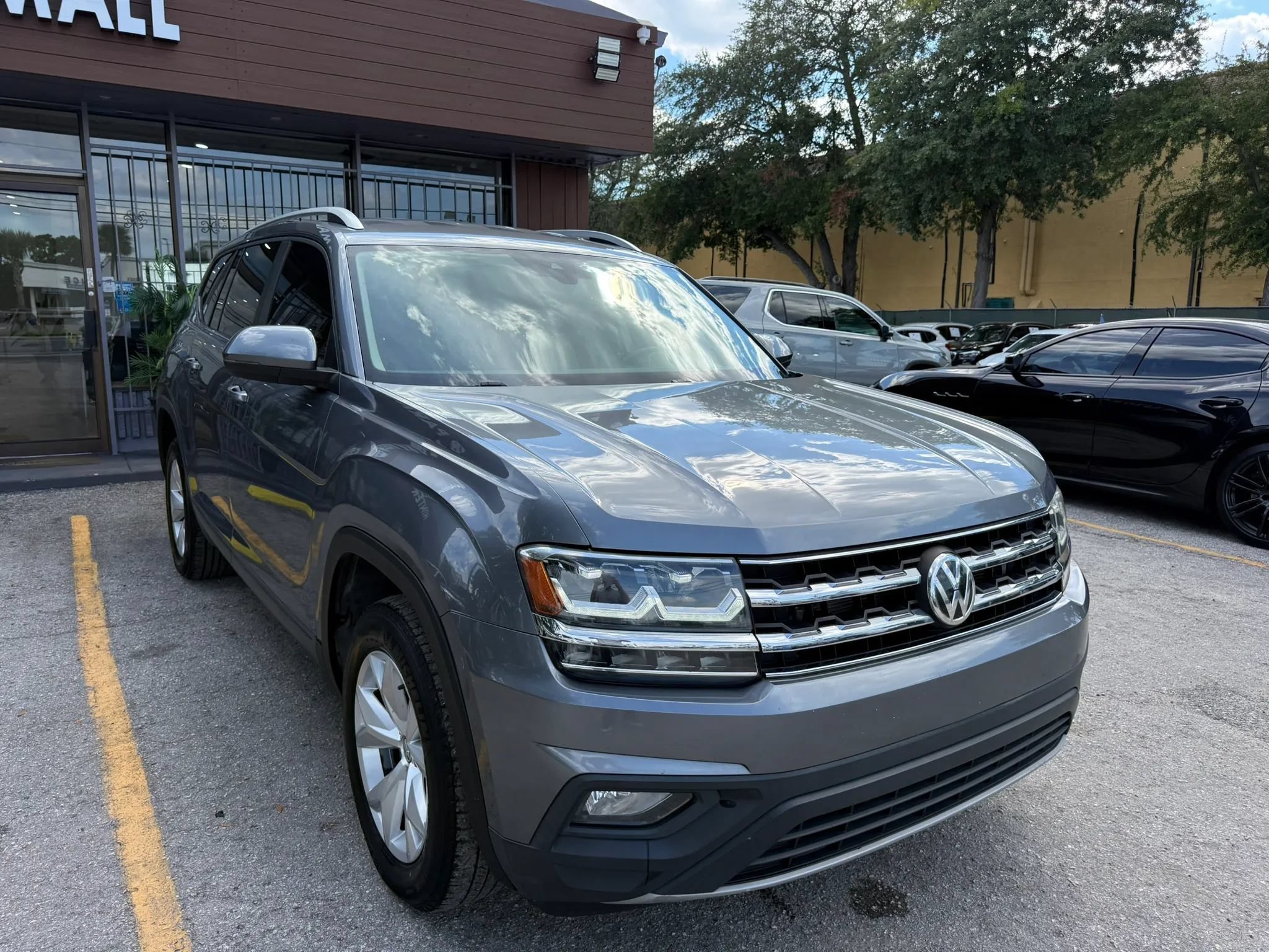 Used 2018 Volkswagen Atlas SE FWD image 3
