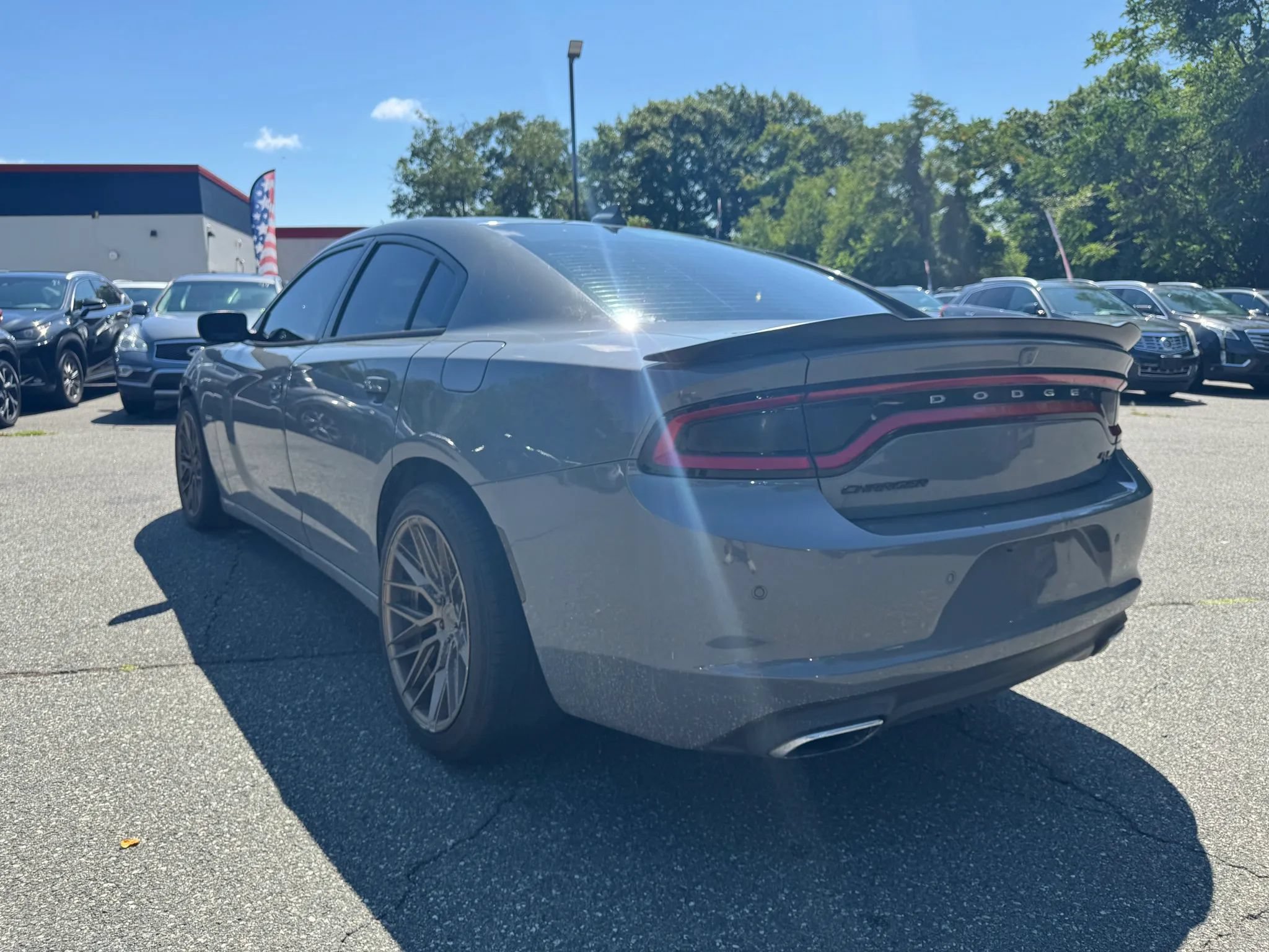 Used 2017 Dodge Charger R/T w/ Plus Group RWD image 3