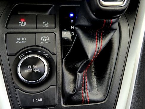 Certified 2022 Toyota RAV4 SE image 46