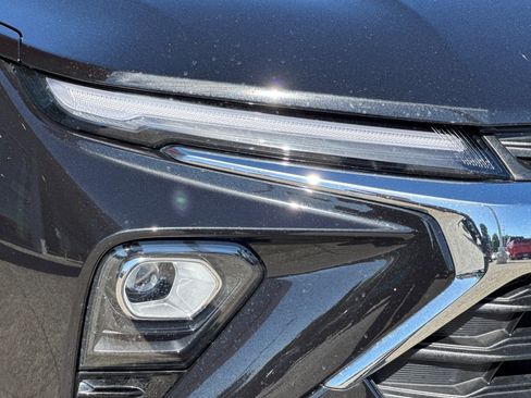 Used 2025 Chevrolet TrailBlazer LT w/ Driver Confidence Package AWD/4WD image 11