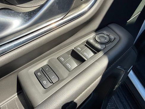 Used 2022 GMC Yukon XL AT4 AWD/4WD image 24