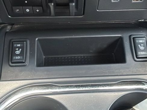 Used 2021 Nissan Titan SV w/ SV Convenience Package image 13