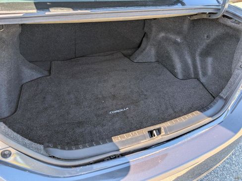 Used 2016 Toyota Corolla LE FWD image 5