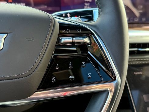 New 2025 Cadillac Escalade ESV Premium Luxury Platinum w/ LPO, Floor Liner Package image 24