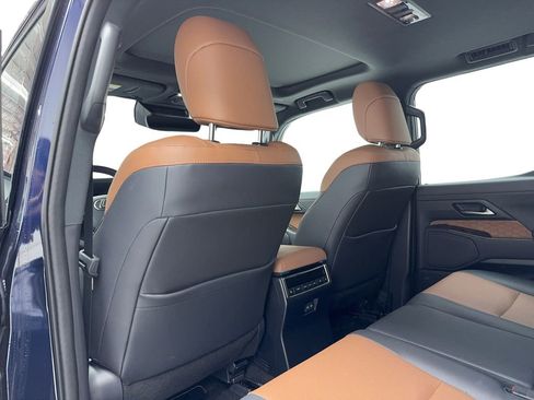 Used 2025 Lexus GX 550 image 14