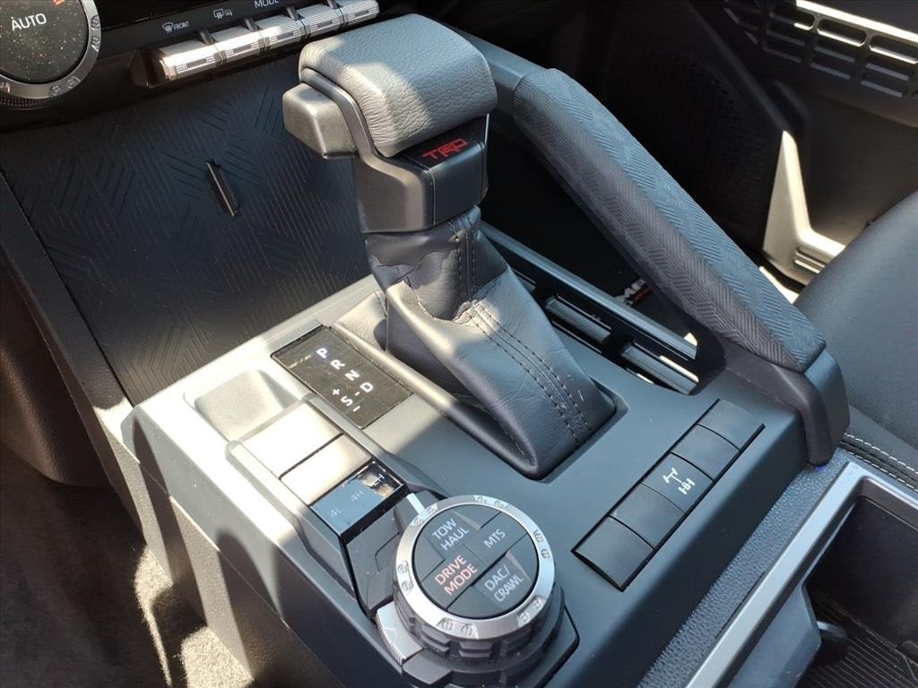 Used 2025 Toyota Tacoma TRD Off-Road AWD/4WD image 31
