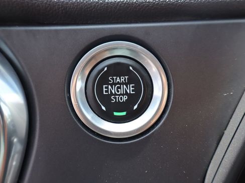 Used 2021 Chevrolet Blazer LT FWD image 18