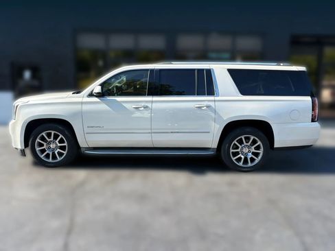 Used 2015 GMC Yukon XL Denali w/ Touring Package AWD/4WD image 2