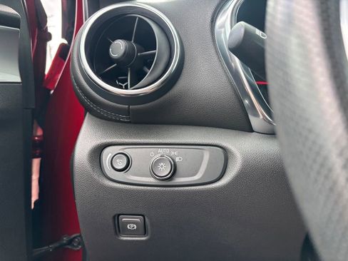 Used 2022 Chevrolet Blazer LT image 21