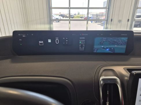 Used 2025 Ford Expedition Max Platinum AWD/4WD image 35