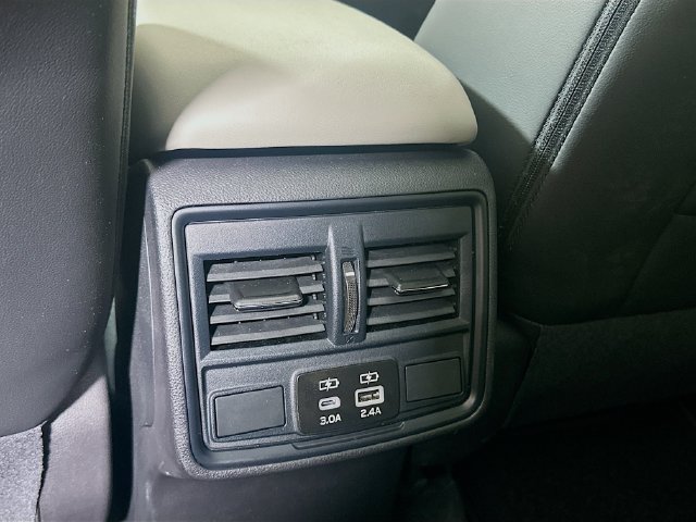 Used 2026 Subaru Forester Premium AWD/4WD image 27
