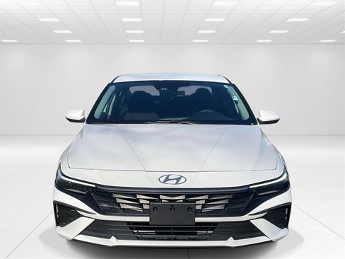 Certified 2024 Hyundai Elantra SEL image 2