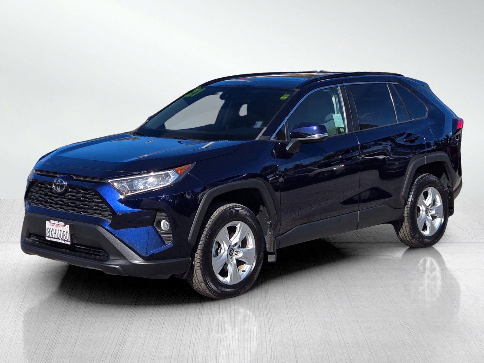 Used 2021 Toyota RAV4 XLE w/ Convenience Package FWD image 8