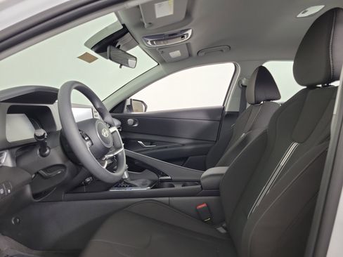 New 2025 Hyundai Elantra Blue image 25