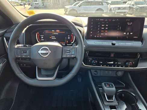 Used 2026 Nissan Rogue SL AWD/4WD image 13