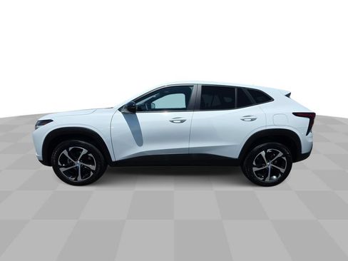Used 2025 Chevrolet Trax RS FWD image 5