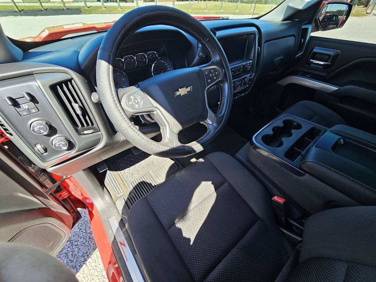Used 2018 Chevrolet Silverado 1500 LT w/ Texas Edition AWD/4WD image 18