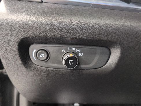 Used 2023 Chevrolet Traverse LT AWD/4WD image 11