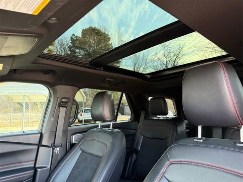 Certified 2023 Ford Explorer ST-Line w/ Class IV Trailer Tow Package image 17