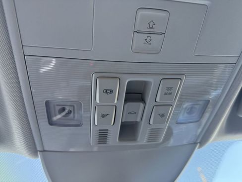 New 2025 Volkswagen Taos SE AWD/4WD image 12