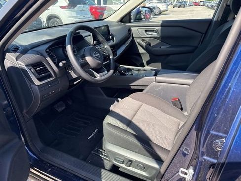 Used 2024 Nissan Rogue SV FWD image 20