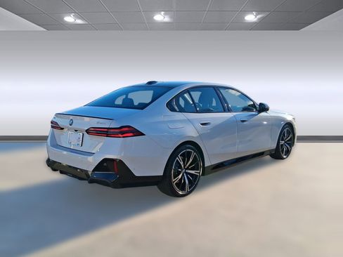 New 2026 BMW 540i xDrive w/ M Sport Package image 9