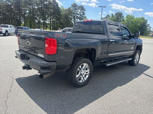 Used 2019 Chevrolet Silverado 2500 High Country w/ Duramax Plus Package image 7