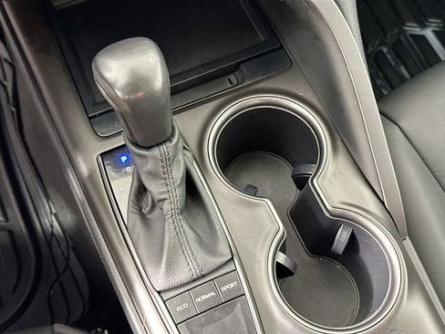 Used 2023 Toyota Camry SE FWD image 14