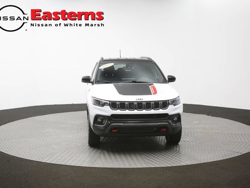 Used 2025 Jeep Compass Trailhawk w/ Trailer Tow Group AWD/4WD image 50