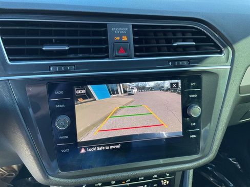 Used 2022 Volkswagen Tiguan SE R-Line image 11