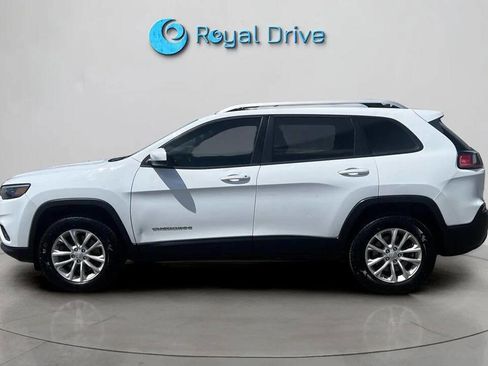 Used 2020 Jeep Cherokee Latitude w/ Cold Weather Group AWD/4WD image 3