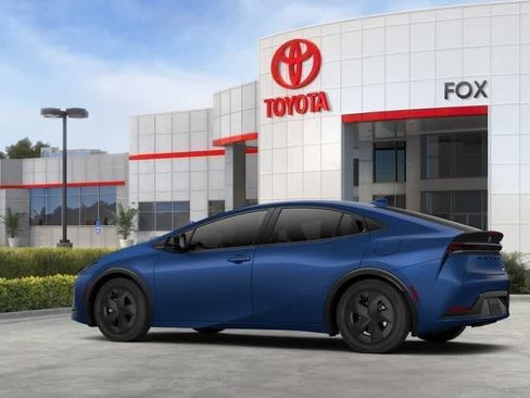 New 2027 Toyota Prius LE FWD image 5