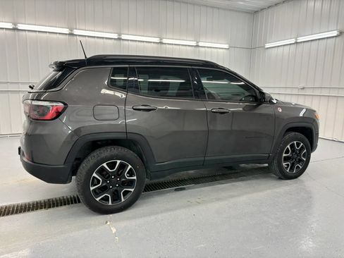 Used 2019 Jeep Compass Trailhawk w/ Cold Weather Group AWD/4WD image 3