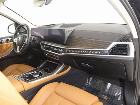 Used 2023 BMW X7 xDrive40i w/ Premium Package image 45