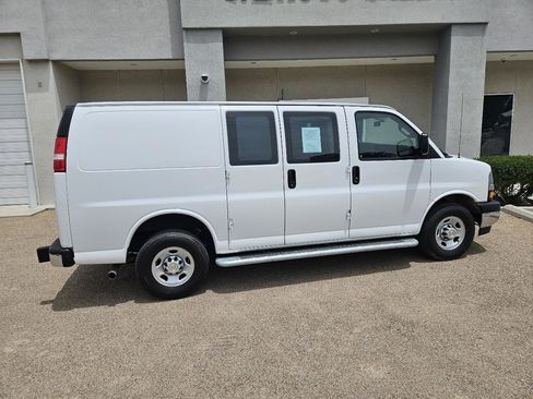 Used 2024 Chevrolet Express 2500 w/ Driver Convenience Package RWD image 6