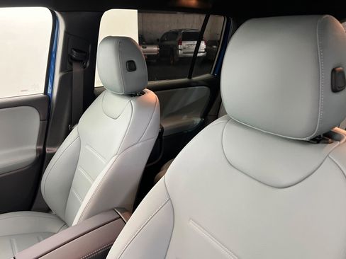 New 2026 Mercedes-Benz GLB 250 4MATIC image 16